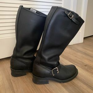 Frye Engineer 15R tall black leather boots 6.5